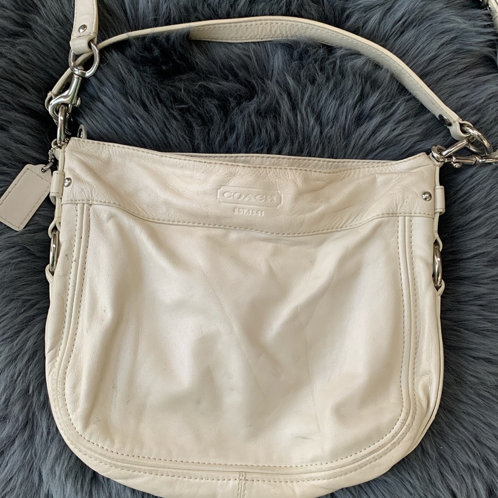 👜 COACH PEARL WHITE CROSSBODY BAG